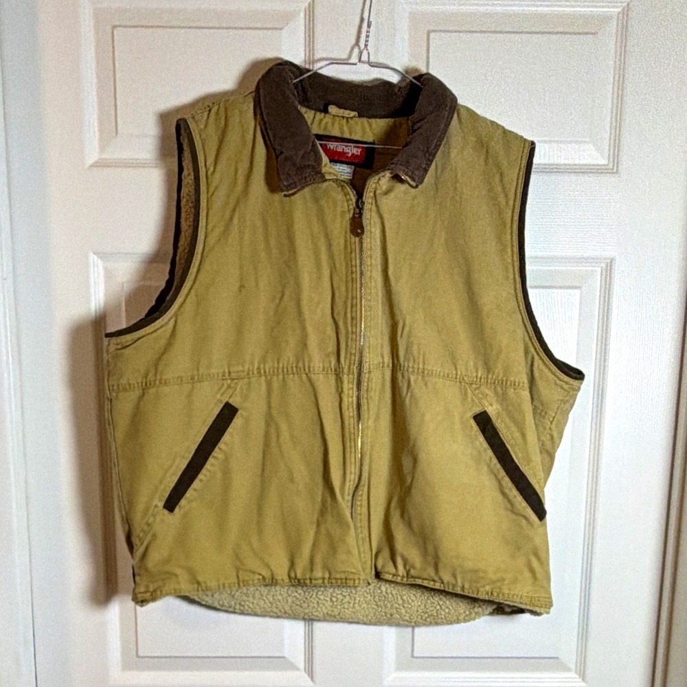 Wrangler Men's 2XL Tan Full Zip Lined Vest Point Collar Pockets Logo